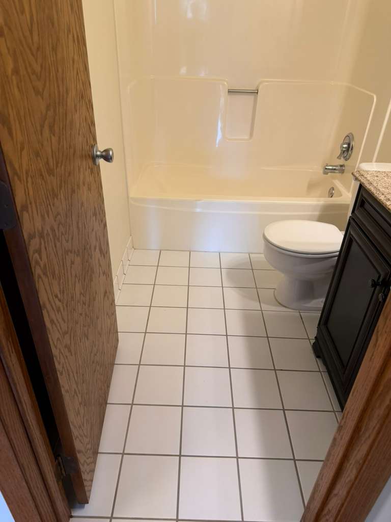 Before and After - Bathroom Cleaning