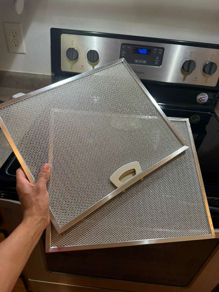 Before and After - Range Hood Cleaning
